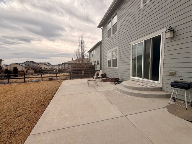 Building Photo - HUGE 3BR Home Built in 2020 with Office, Loft & Mountain Views