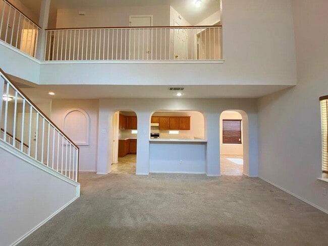 Building Photo - 145 Strawn