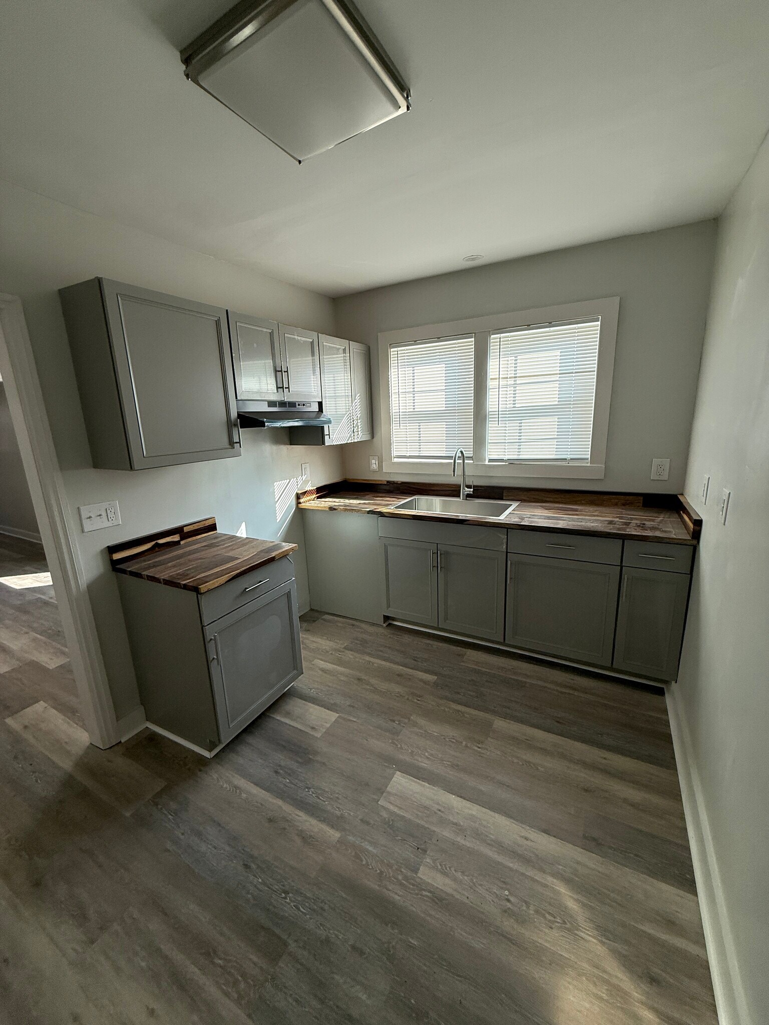 Building Photo - 7400 Rome Ave