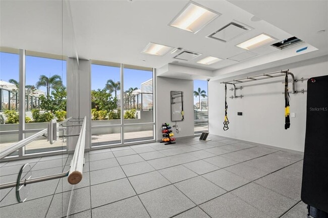 Building Photo - 400 Central Ave