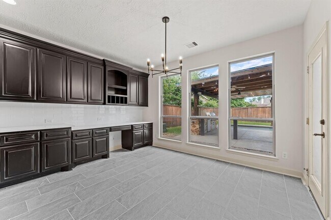 Building Photo - 3 N Beech Springs Cir
