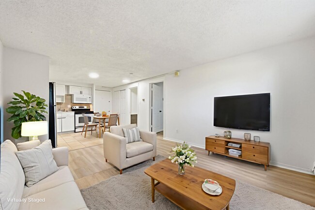 Building Photo - Renovated 1BR Condo | Community Clubhouse, Pool, Gym & Courts