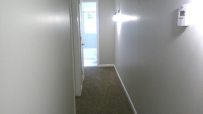 Building Photo - 406 Spring Station Cir
