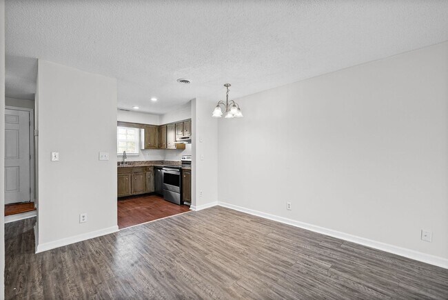 Building Photo - 105 Greenland Ct