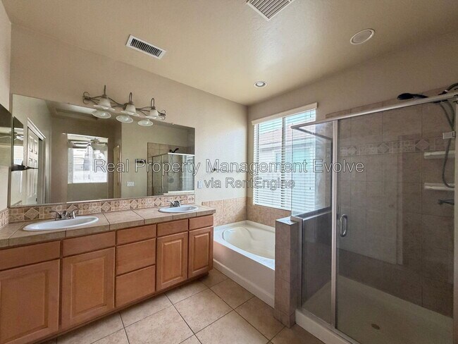 Building Photo - 5640 W Kowalsky Ln