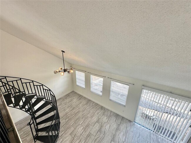 Building Photo - 122 S Bulova Dr