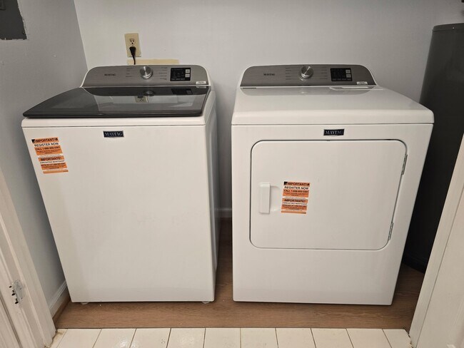 Building Photo - 406 75th Ave N