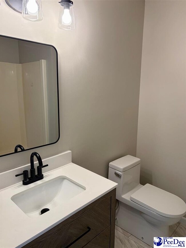 Building Photo - 1052 Wellington Dr