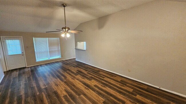 Building Photo - 5210 Russelville Rd