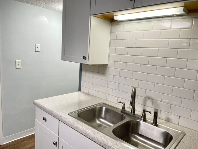 Building Photo - RADER 1321