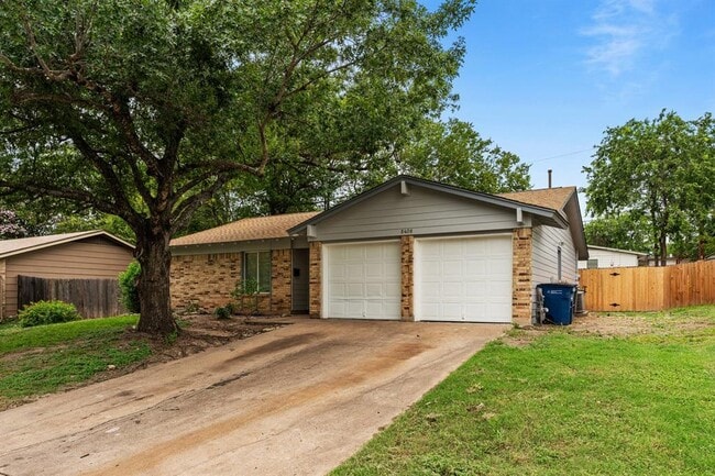 Building Photo - 8408 Staunton Dr