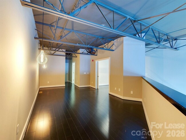 Building Photo - 927 Westmere Ave