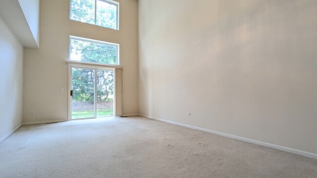 Building Photo - 937 Huntington Dr