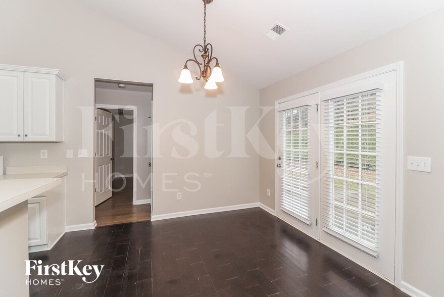 Building Photo - 7250 Lanier Cove Ct