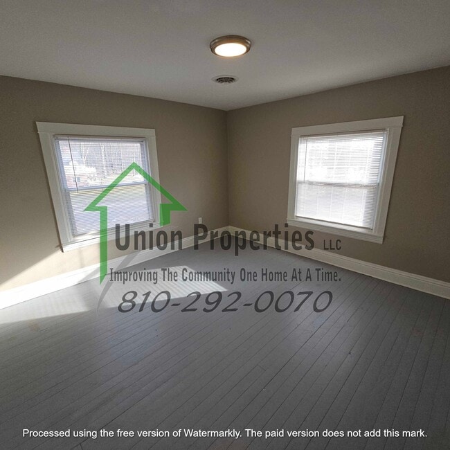 Building Photo - 263 N Elk St