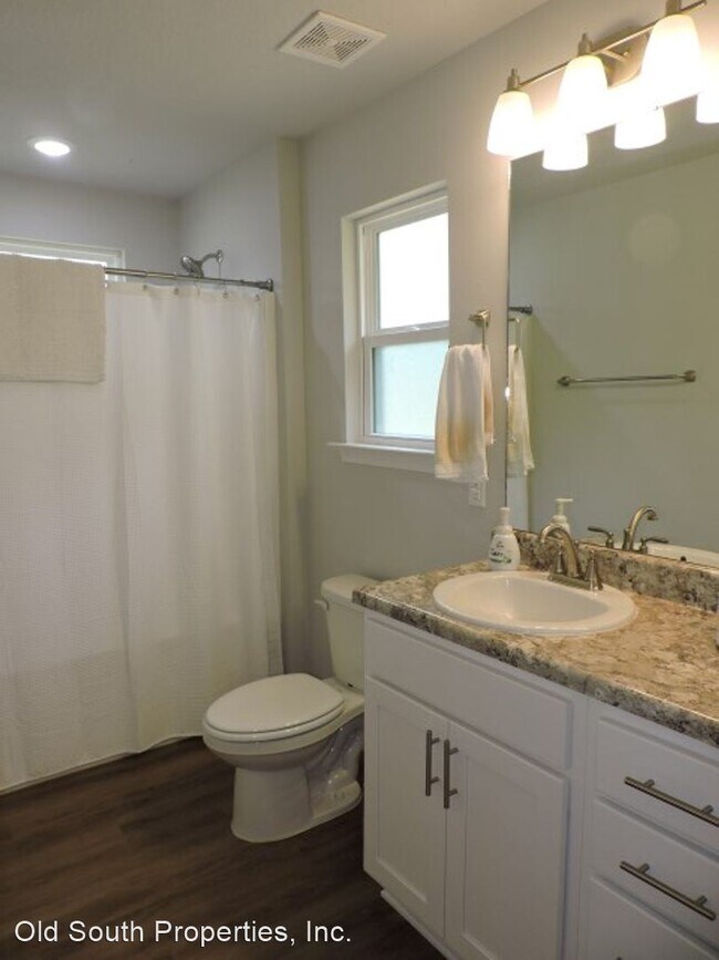 Building Photo - 3 br, 2 bath House - 500 W Ensley St