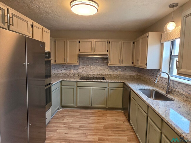 Building Photo - 2125 Circlewood Pl