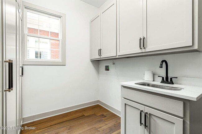 Building Photo - 11308 Peppermint St