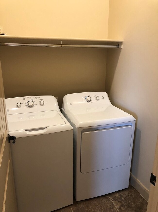 Building Photo - Tanzanite townhome in Sky Ridge