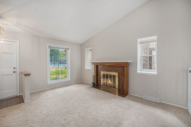 Building Photo - Welcome Home to Bristol Cove - Rare End-Un...