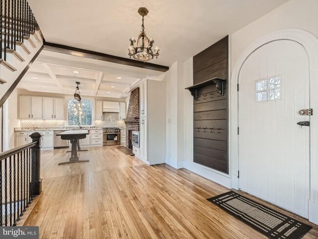 Building Photo - 2100 Rosalie Ave