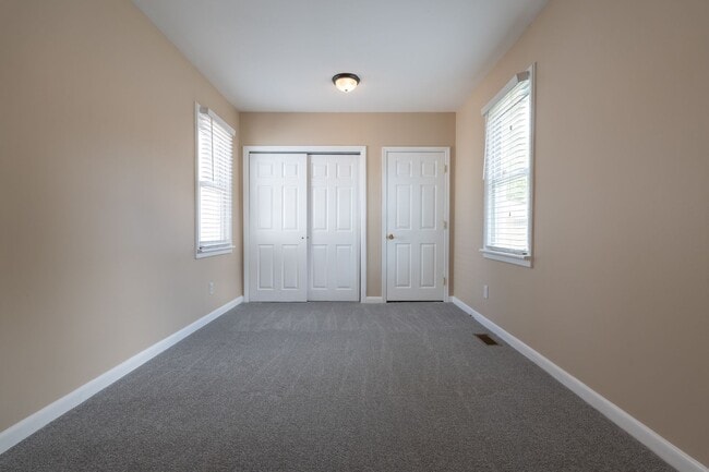 Building Photo - BEAUTIFUL 3 Bedroom Home in Little Creek!