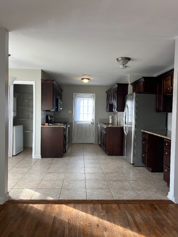 Building Photo - 1312 Hawkins St