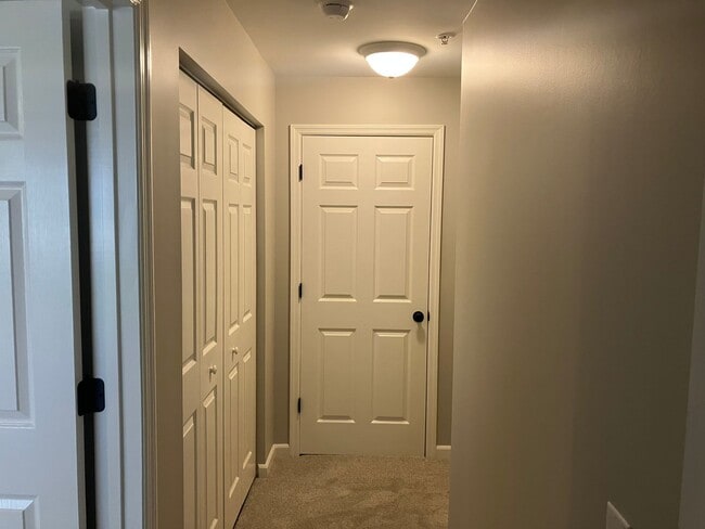 Building Photo - 2 Bedroom / 2.5 Bathroom @ Brighton Bay