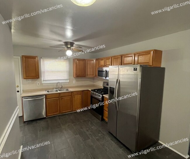 Building Photo - 5109-5111 W 78th Ln