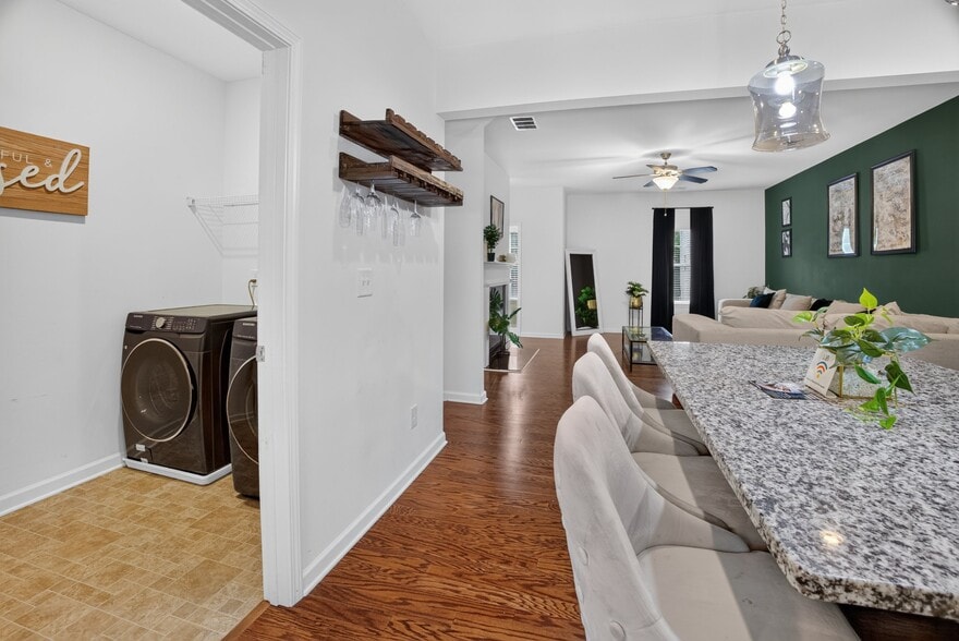 Building Photo - 865 Society Cir