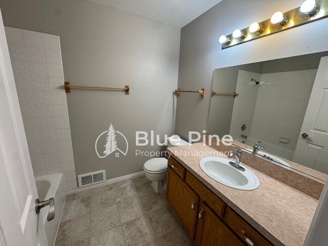 Building Photo - 3535 Spring Creek Dr