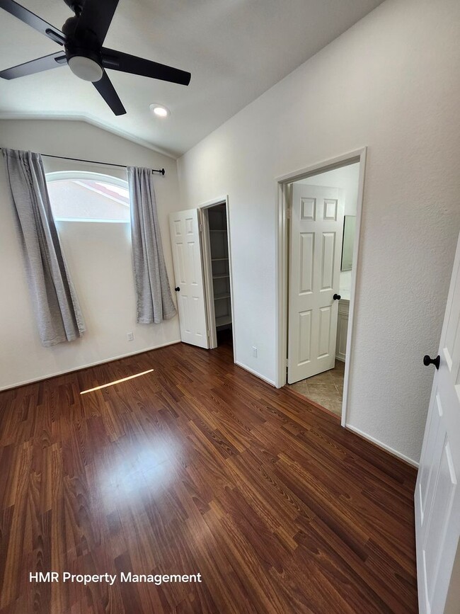 Building Photo - 2bed/2bath Condo near Victoria Gardens!