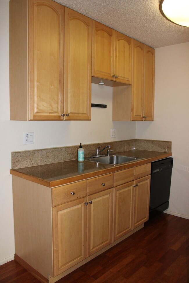 Building Photo - Bright 1st floor 2-bedroom condo at Arborwood