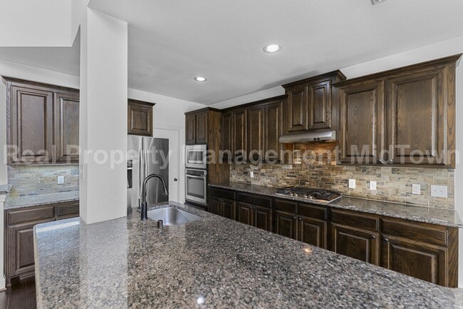 Building Photo - 4106 Horseshoe Ln