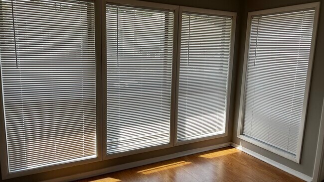Building Photo - 302 Park Ridge Cir