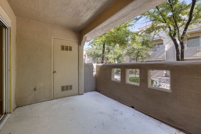 Building Photo - Gated First Floow Summerlin Condo - 2 Bedrooms 2 Bath