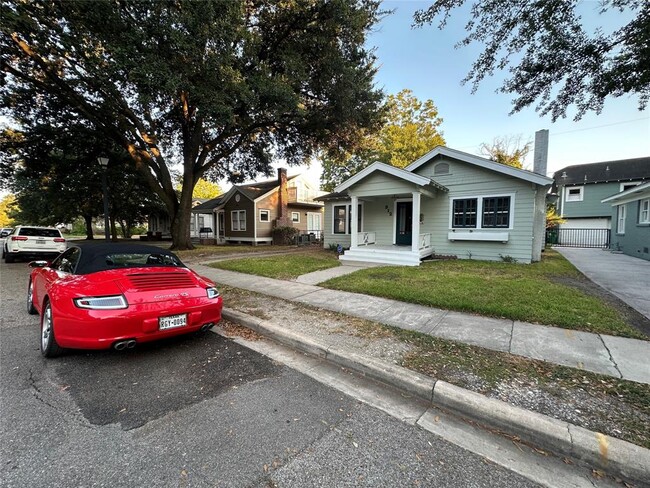 Primary Photo - 912 W Melwood St