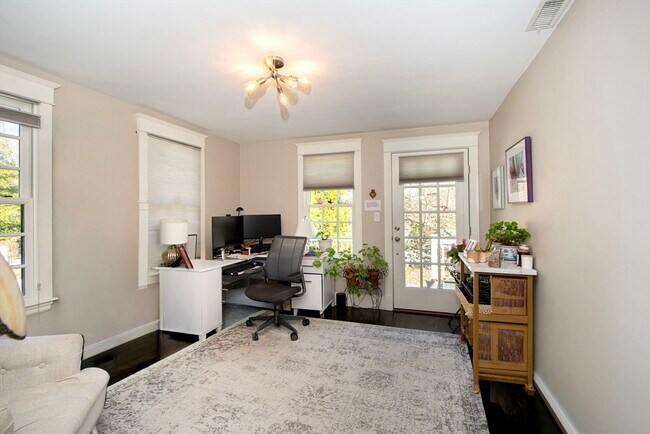 Building Photo - 108-110-110 Elm St