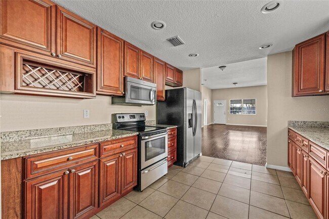 Building Photo - 2501 W Gray St