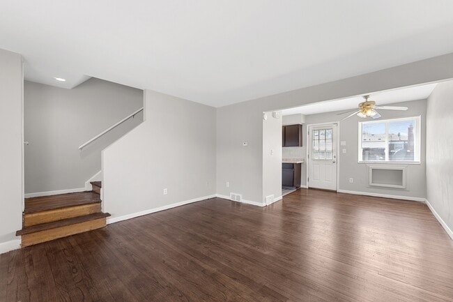 Building Photo - 24575 Kelly Rd