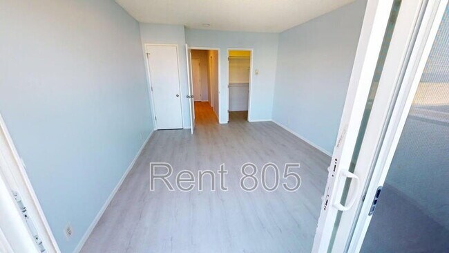 Building Photo - 334 Surfside Dr