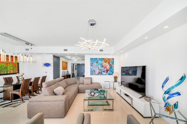 Building Photo - 16001 Collins Ave