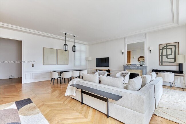 Building Photo - 11 Rue St