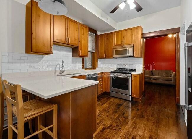 Building Photo - 4923 S Vincennes Ave