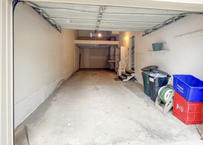 Building Photo - Spacious Condominium
