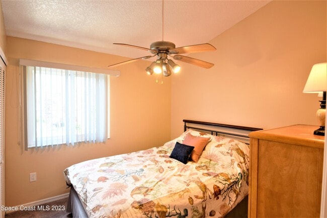 Building Photo - 1000 Ocean Park Ln