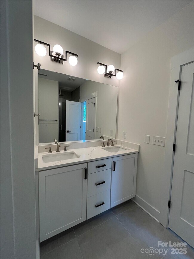 Building Photo - 1608 Julia Maulden Pl