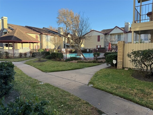 Building Photo - 2120 El Paseo St