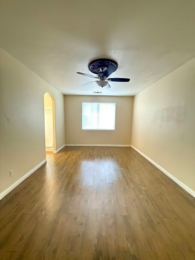 Building Photo - 1175 Sykes Dr