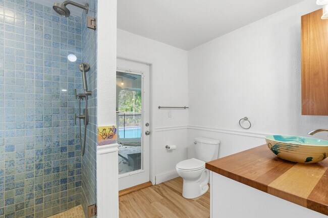 Building Photo - 2700 Yarmouth Dr